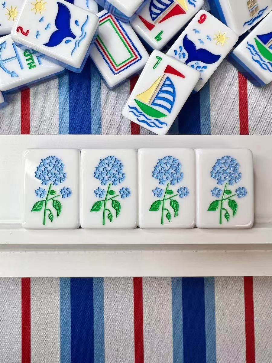 Blue Crystal American Mahjong Set with Lucky Charm Designs – Glossy Mahjong Tiles for Gifts, Game Nights & Wholesale