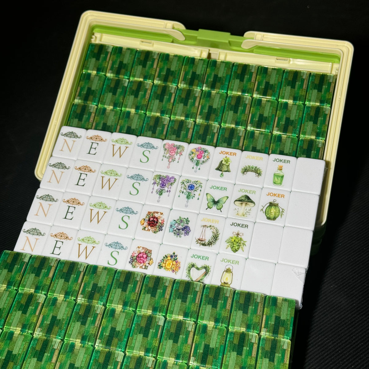 Green Crystal-Style American Mahjong Set with Carrying Case – Premium Translucent Mahjong Tiles for Gifts, Game Nights & Wholesale