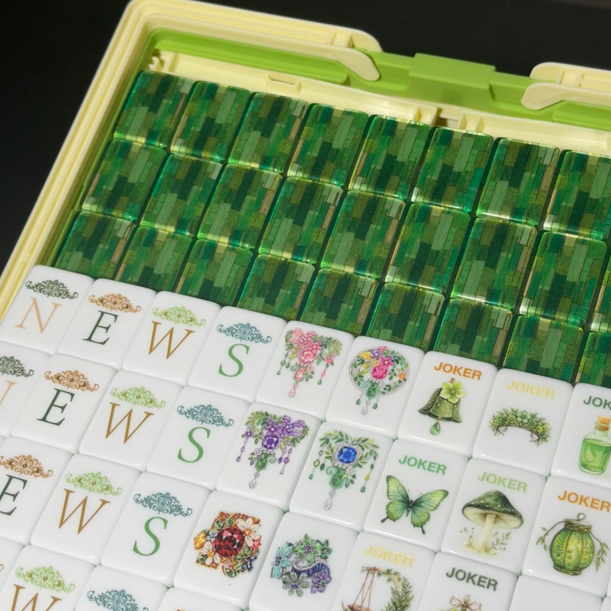 Green Crystal-Style American Mahjong Set with Carrying Case – Premium Translucent Mahjong Tiles for Gifts, Game Nights & Wholesale