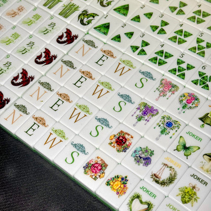 Green Crystal-Style American Mahjong Set with Carrying Case – Premium Translucent Mahjong Tiles for Gifts, Game Nights & Wholesale