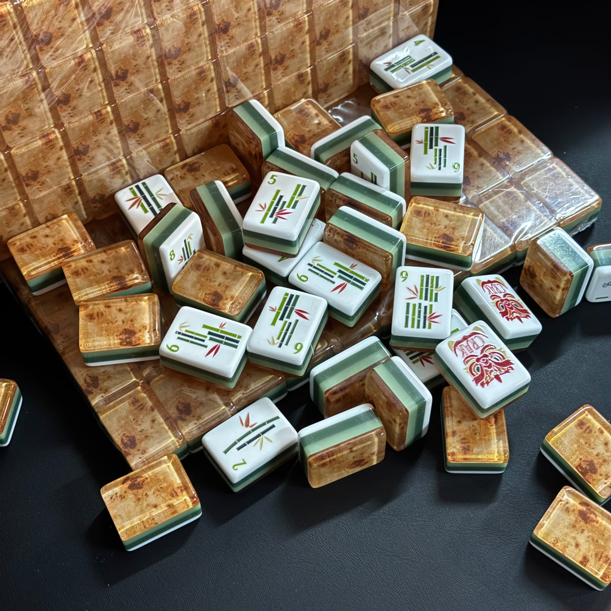 Luxury Amber & Green American Mahjong Set with Glossy Tiles – Premium Layered Mahjong Tiles for Gifts, Game Nights & Wholesale